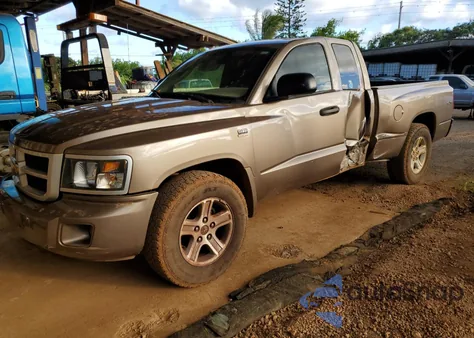 2010 Dodge Dakota Sxt z USA, uszkodzony, nr VIN 1D7CW3BP4AS131791